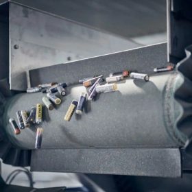 陶朗的 X-TRACT™ 助力 RELUX 实现高效电池分选