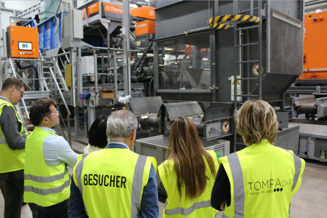 参观期间,陶朗让参观人员近距离了解了当今分选系统已经实现的功能