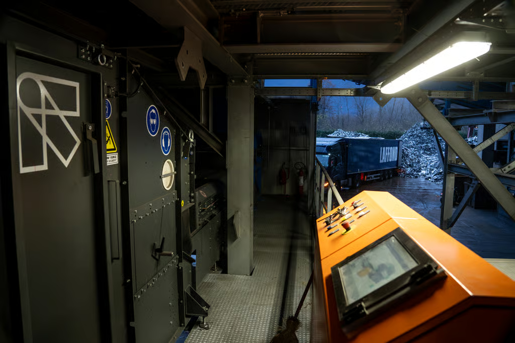 AUTOSORT PULSE、X-TRACT 和 FINDER 构成 Cusiana 多阶段铝分选系统的核心设备。